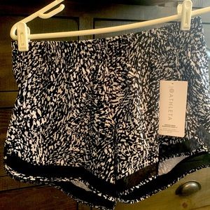 Athleta printed mesh racer in short. 4”